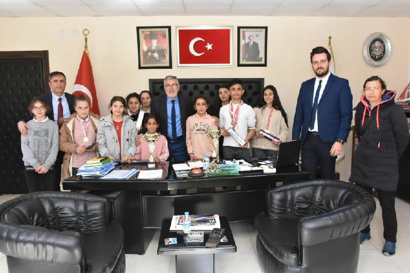 BOZKURTDAN KUTLAMA