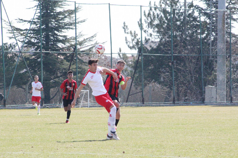 AMATÖR FUTBOLA DA KORONA VİRÜSÜ DARBESİ