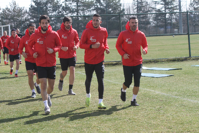 ŞİMŞEKLER İZİN YAPMADI