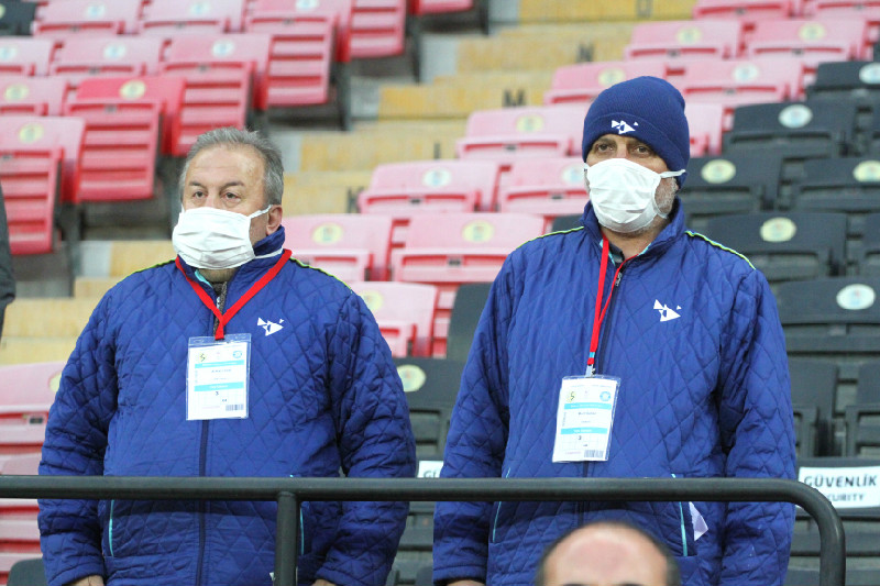 MASKELİLER DİKKAT ÇEKTİ