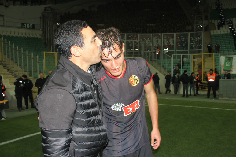 ÇOK KARAKTERLİ VE FEDAKAR OYUNCULARLA OYNADIK