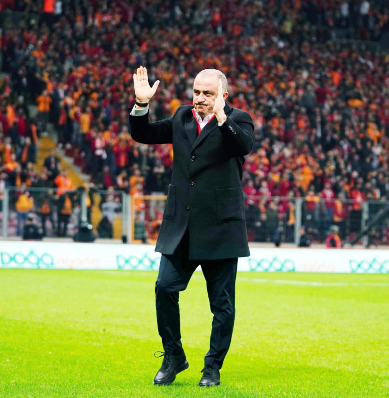 FATİH TERİM, DÜNYA MANŞETLERİNDE!