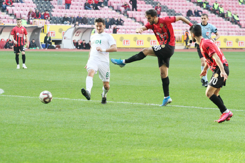 MEHMET ÖZCAN VE CEMALİ TAKİPTE