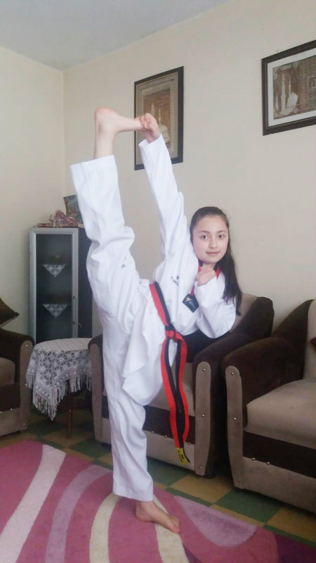 EVDE AİLELERLE SPOR