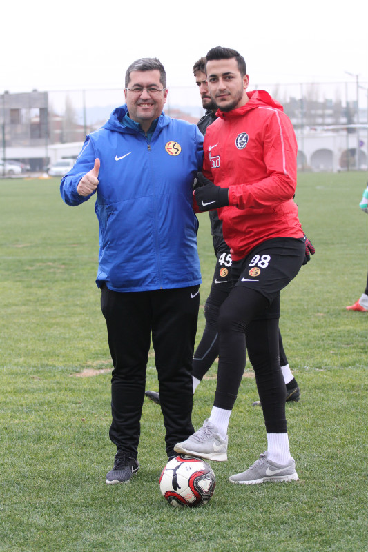 SÜREKLİ BİLGİ ALIYOR