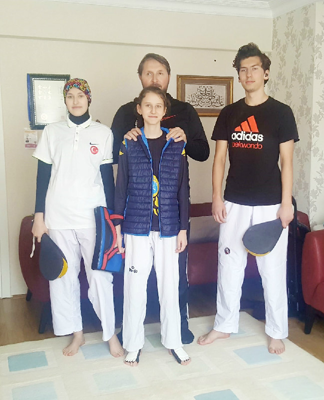 EVİ SPOR SALONUNA ÇEVİRDİLER