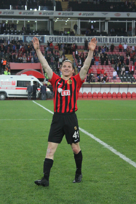 FUTBOLU ÇOK ÖZLEDİM AMA..