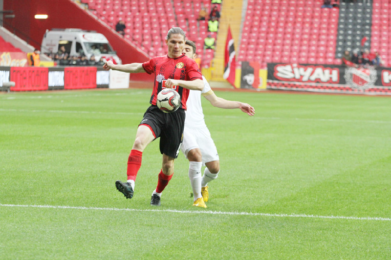 ES-ES GENÇLERİ TRANSFERİN GÖZDESİ