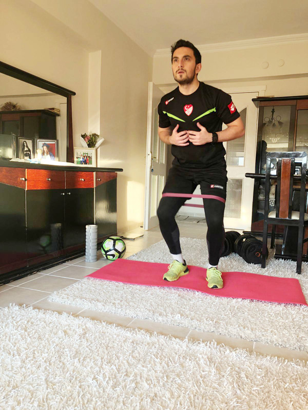 HAKEMLERİMİZ EVLERİNDE  UZAKTAN EĞİTİM GÖRÜYOR