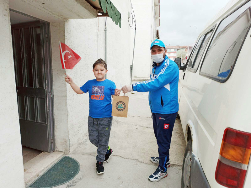 BÜYÜKŞEHİR SPORCULARINI UNUTMADI