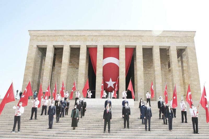 TÜRK GENÇLİĞİNİ VOLEYBOLCULAR TEMSİL ETTİ