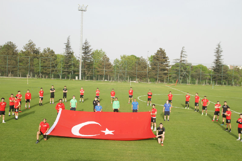 AÇTIĞIN YOLDA GÖSTERDİĞİN HEDEFE