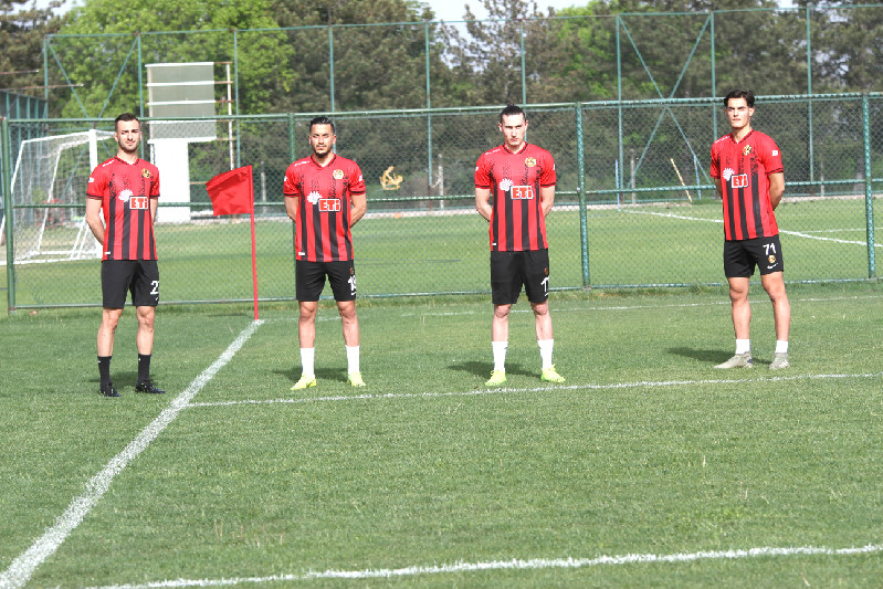 BİR FORMA DA SEN AL