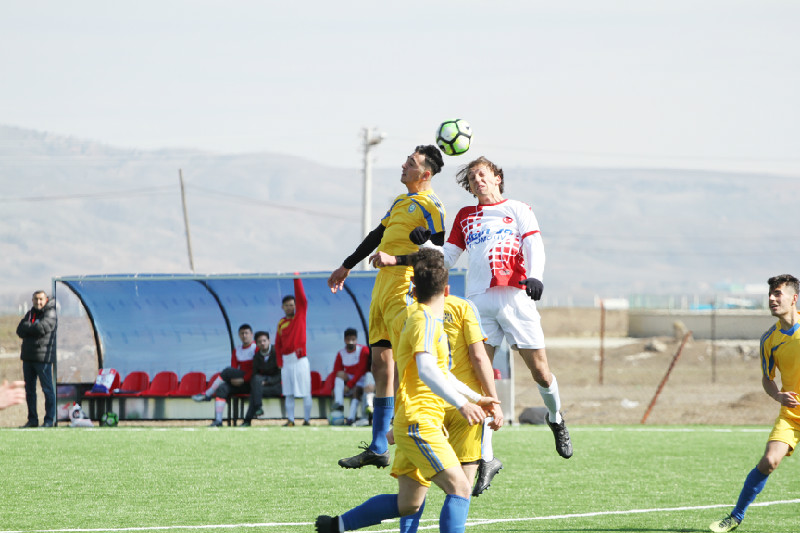 2.AMATÖRE ÜVEY EVLAT MUAMELESİ Mİ YAPILIYOR?