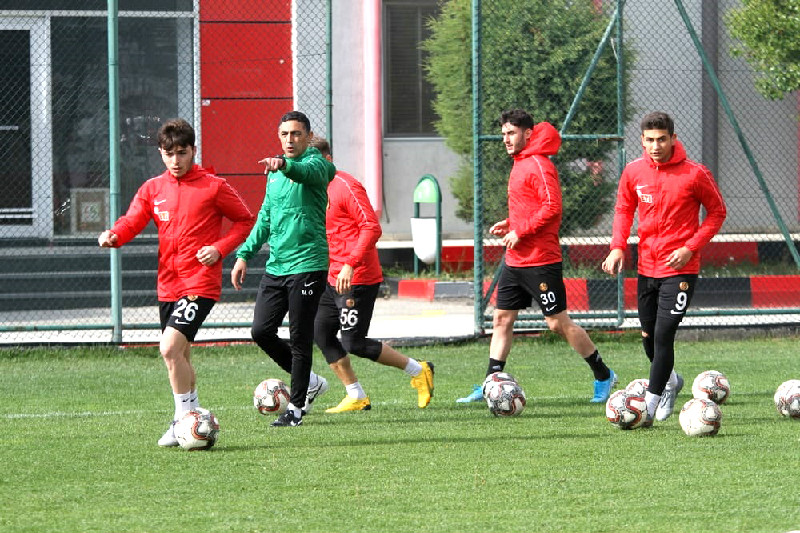 CUMARTESİ ÇİFT KALE VAR