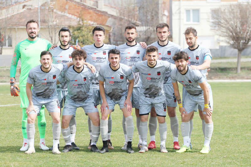 YUNUSEMRE FUTBOLCULAR PARA BEKLİYOR