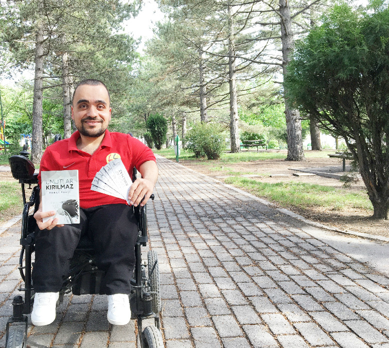 KIRILMAYAN UMUDUNUN HİKAYESİNİ YAZDI