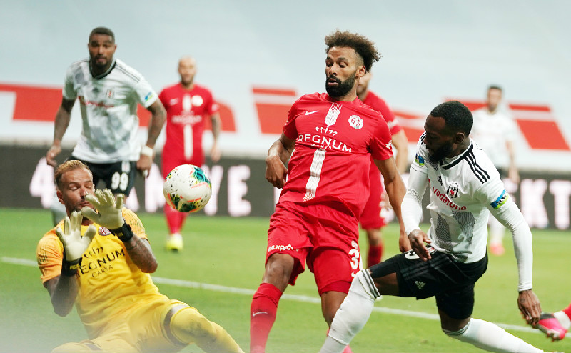 AMİGO ORHAN BİZİMDİR VE DAHA ÖLMEMİŞTİR