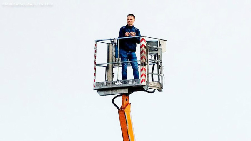 45 BİN KİŞİLİK STATTA  TEK BAŞINA MAÇ İZLEDİ