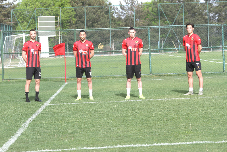 BABALAR GÜNÜNDE FORMA ALIN