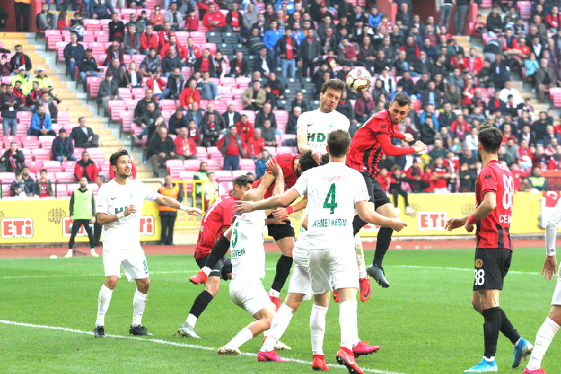 10 GÜNDE 3 MAÇ VAR