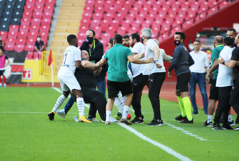 KİŞİ KENDİ GİBİ BİLİRMİŞ