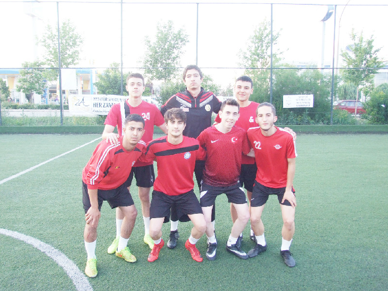 YOK BÖYLE ÇEKİŞME