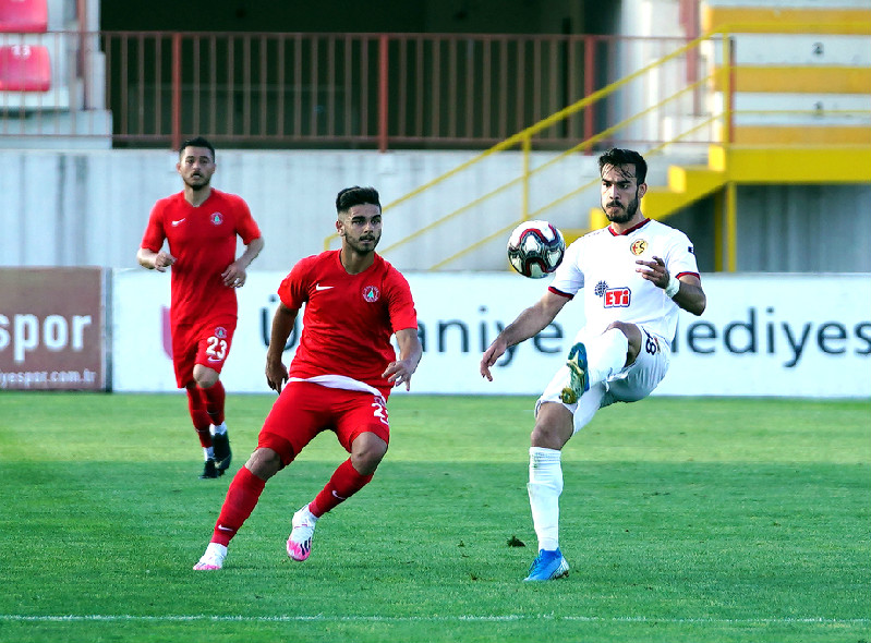 CEMALİ VE METE KAAN  VEDAYA HAZIRLANIYORLAR