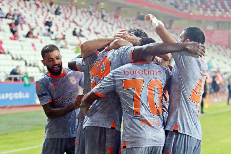 BAŞAKŞEHİRİN KONUĞU DENİZLİSPOR