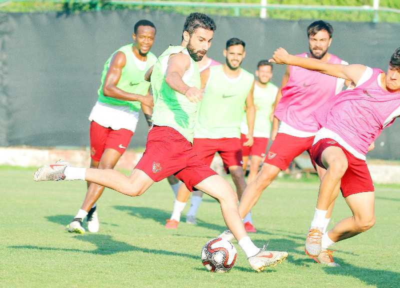 LİDER HATAYSPOR SÜPER LİG AŞKINA