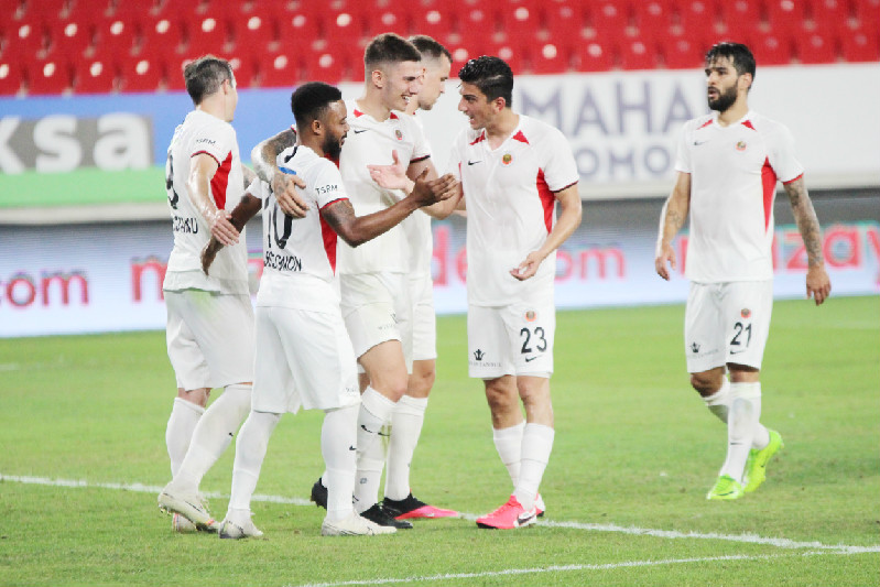 GÖZ GÖZ 6 MAÇTIR KAZANAMIYOR