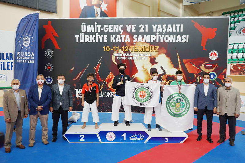 TÜRKİYE KATA ŞAMPİYONASI BURSA’DA BAŞLADI