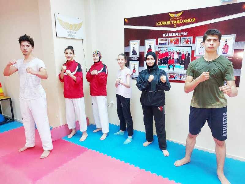 TAEKWONDO İLE BÜYÜDÜLER