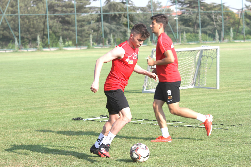 BİRİLERİ ONLARI  GÖZETLEYECEK