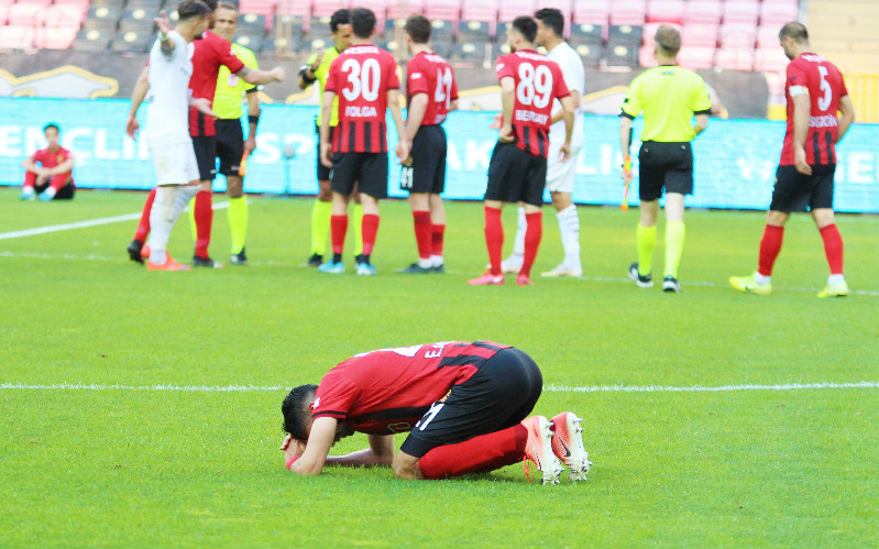 ES-ESİN EN KÖTÜ SEZONU