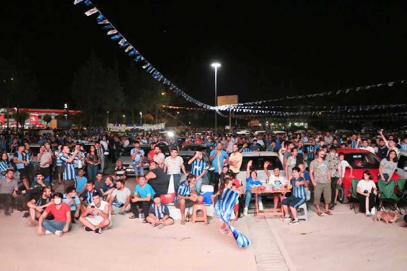 AÇIK HAVADA MAÇ KEYFİ YAŞADILAR