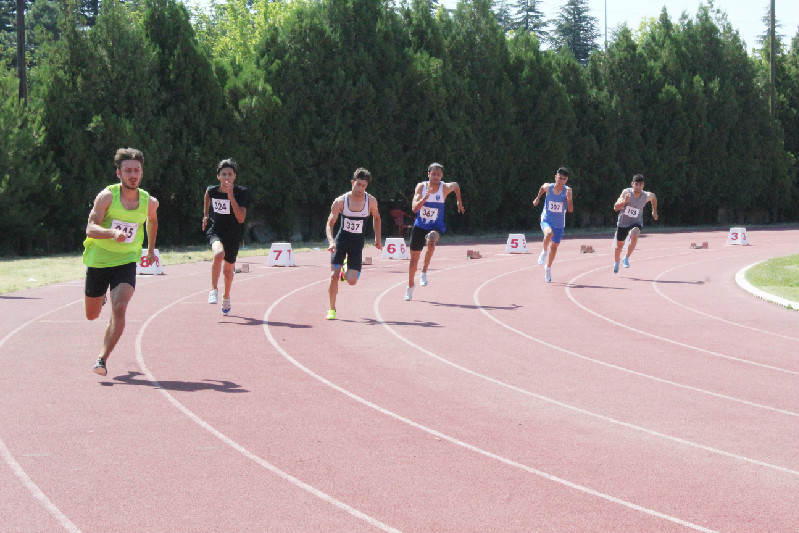 ATLETİZMDE REKOR VAR