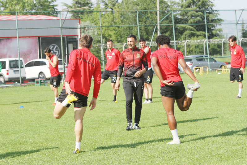 MAÇLARI KAYBETTİK AMA  GENÇLERİ KAZANDIK