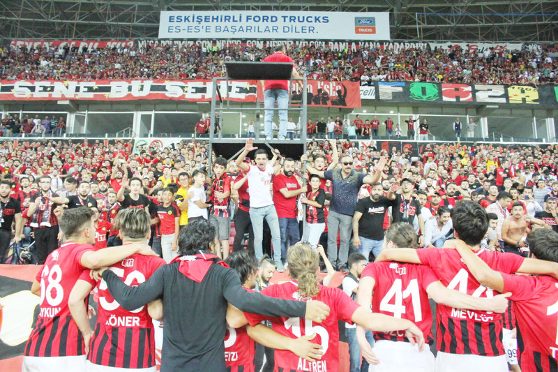 ESKİŞEHİRDE ŞİMDİ BAYRAM VAKTİ