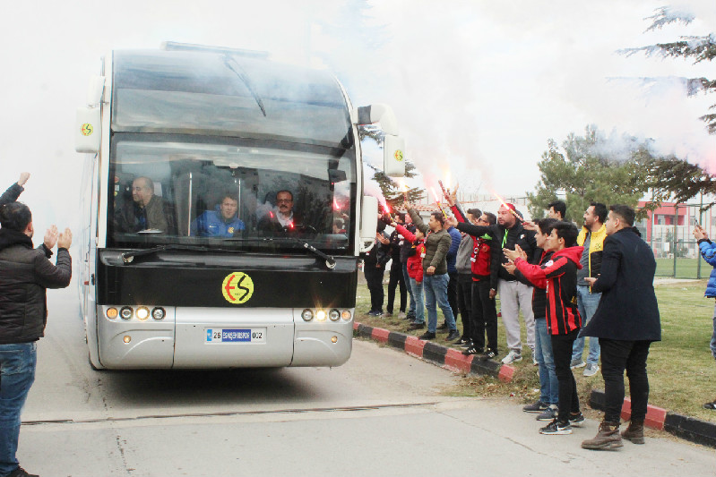 ES-ESİN YOLU UZUN