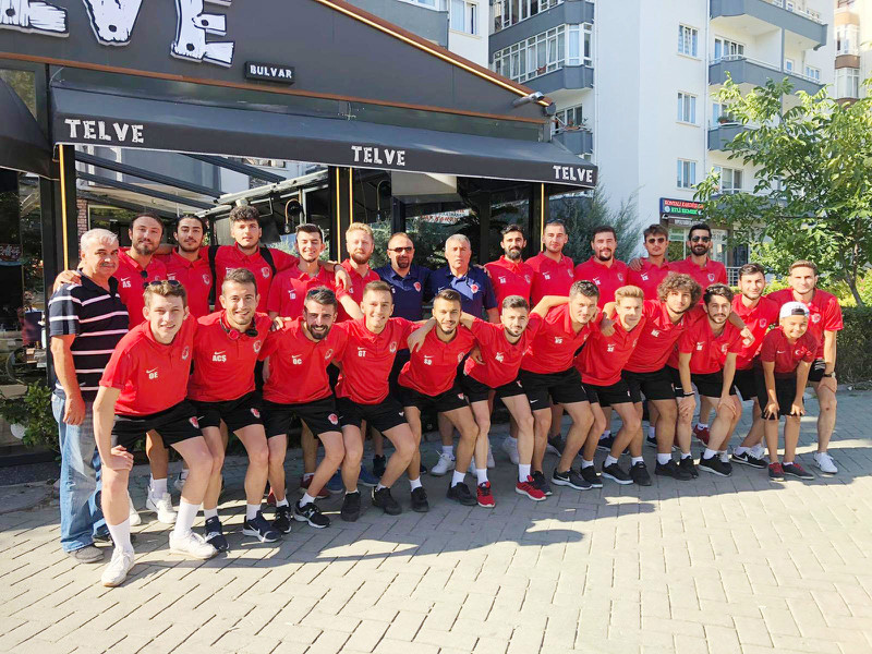 AMATÖRLER ÜVEY EVLAT MI?