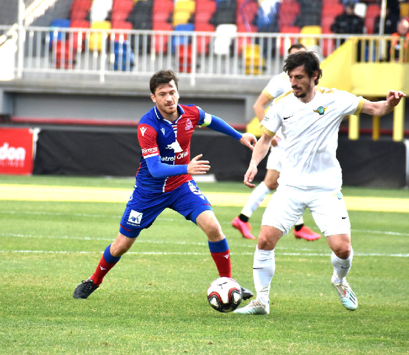 AKHİSARDA 2 AYRILIK