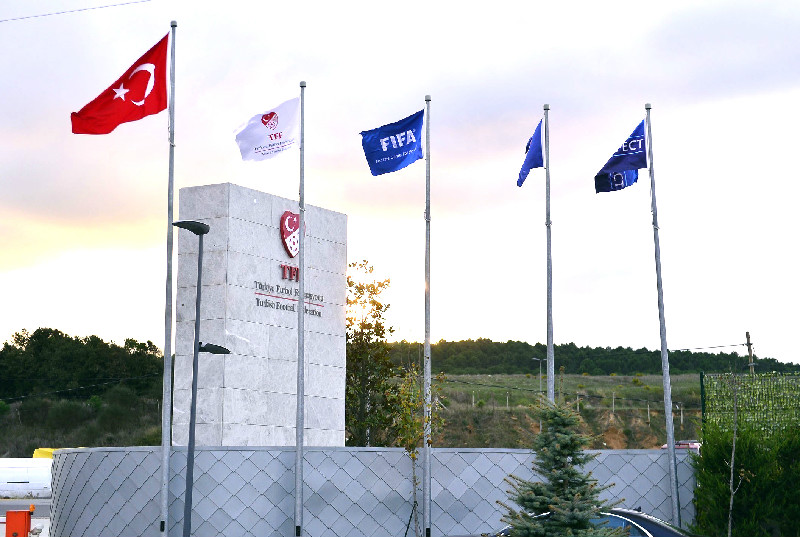 YÖNETİM İSTANBULDA