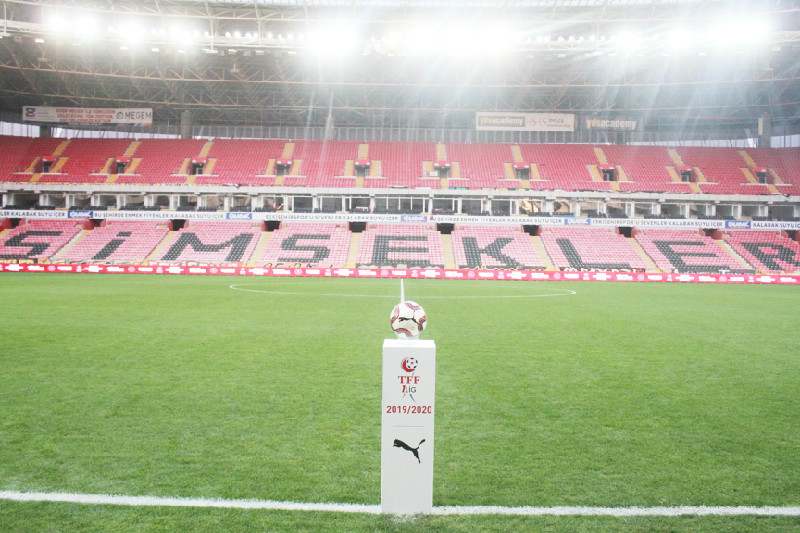 "EYLÜLDE SEYİRCİLİ MAÇ YOK"