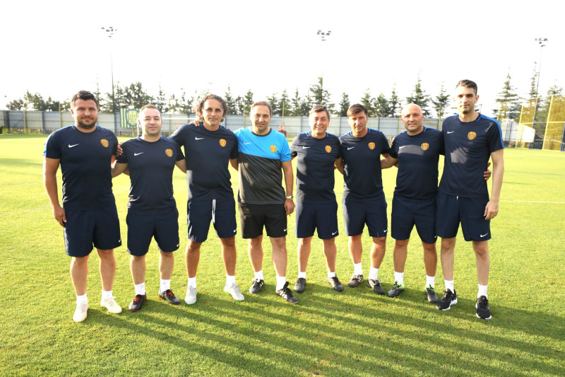 CERRAH ÇAPANIN EKİBİNDE BAŞLADI