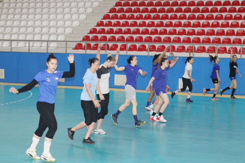 MELEKLERİN KEYFİ YERİNDE