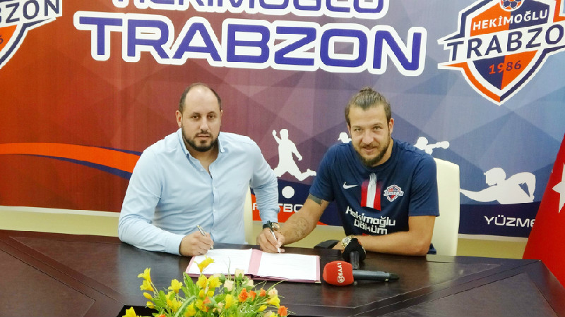 BATUHAN KARADENİZDEN İLGİNÇ İMZA