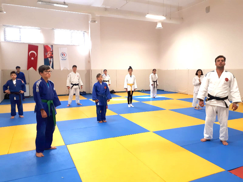 JUDODA 6 GÜN ÇALIŞMA VAR