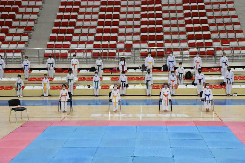 KARATEDE ZAFER BAYRAMINI KUTLADI