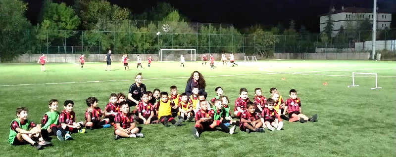 FABRİKANIN DUMANI TÜTÜYOR